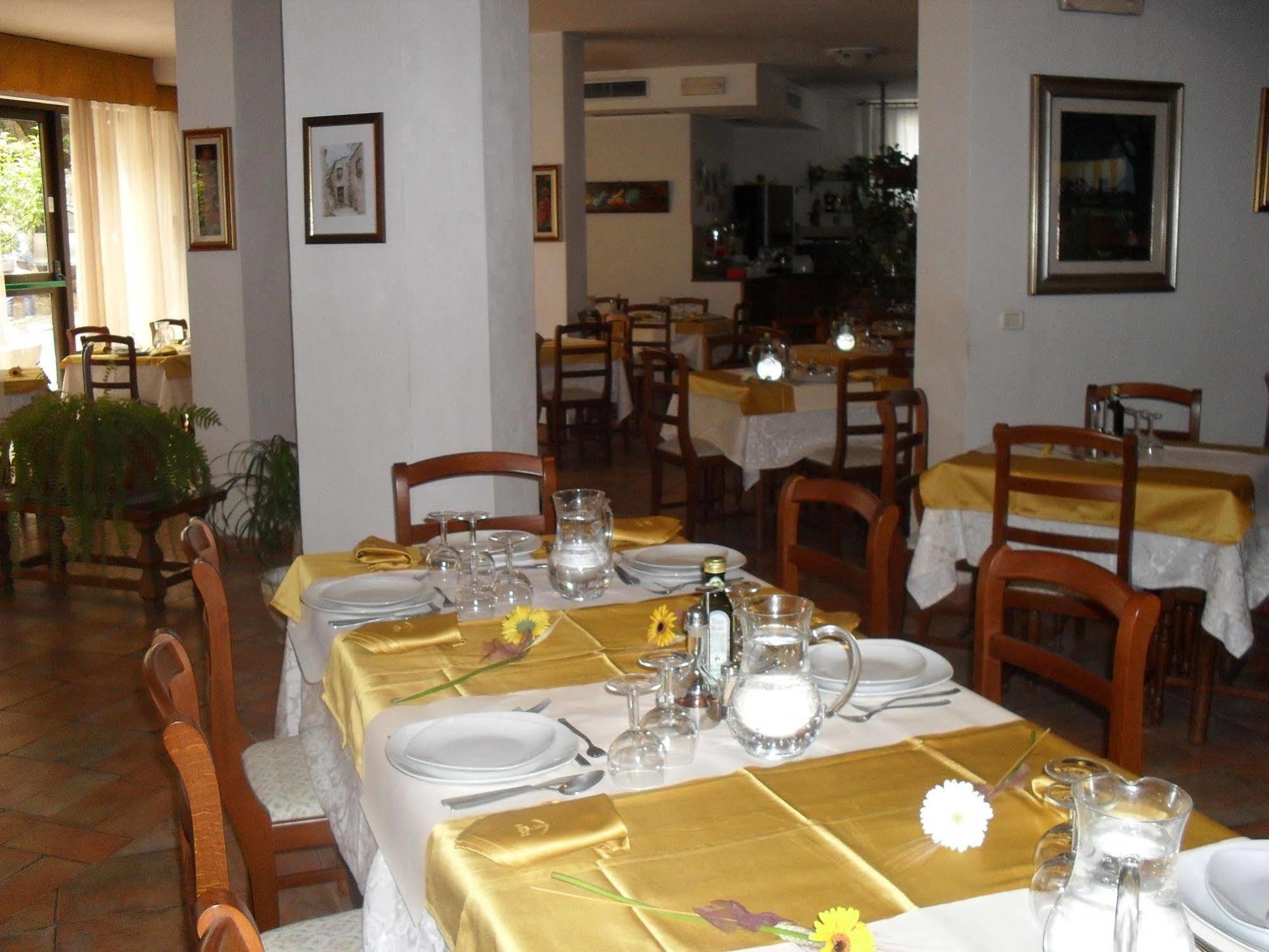Albergo Ristorante Olimpia Abbadia San Salvator Exteriör bild